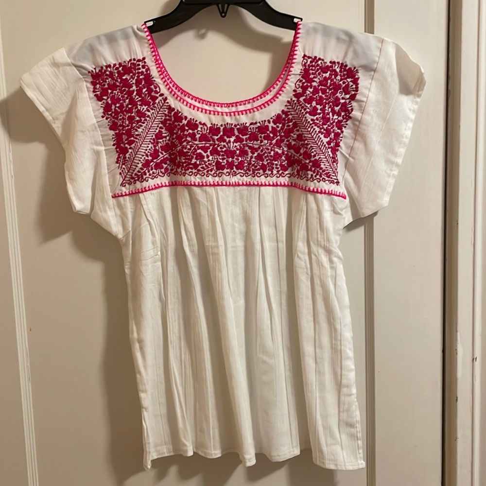 NWOT Handmade Mexican top, no size tag or material. Never worn.